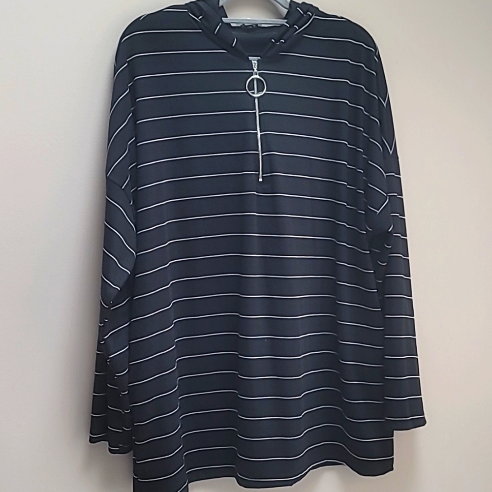 3x long sleeve quarter zip w/ hood